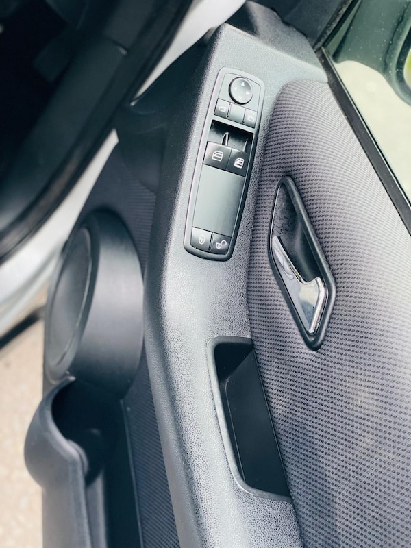 Used Mercedes-Benz A-Class 2009 for sale - 76215188: Photo 40