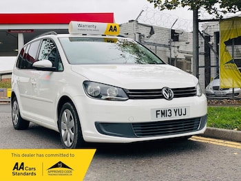 Used Volkswagen Touran 2013 for sale - 76988195: Photo