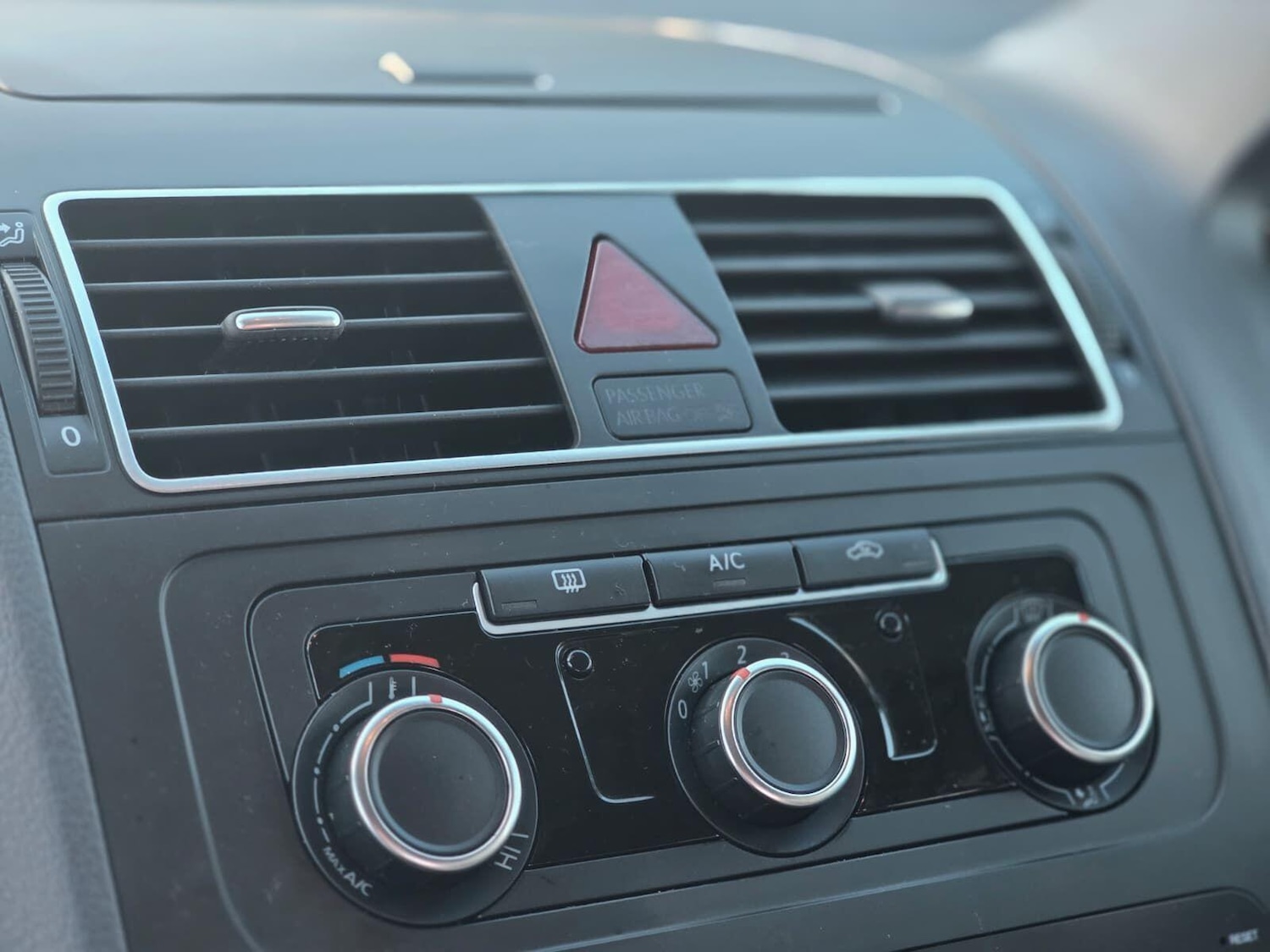 Used Volkswagen Touran 2025 for sale - 76898358: Photo 30