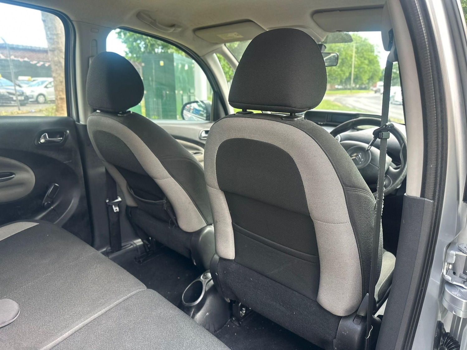 Vehicle 29