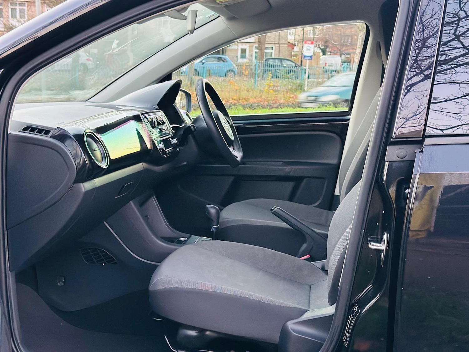 Used Volkswagen up! 2025 for sale - 76991885: Photo 20