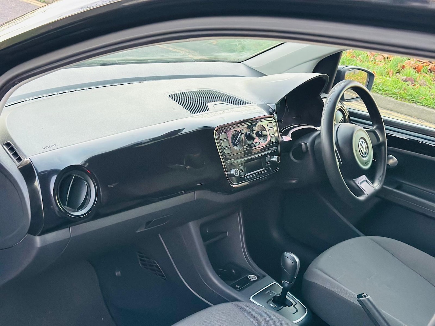 Used Volkswagen up! 2025 for sale - 76991885: Photo 21