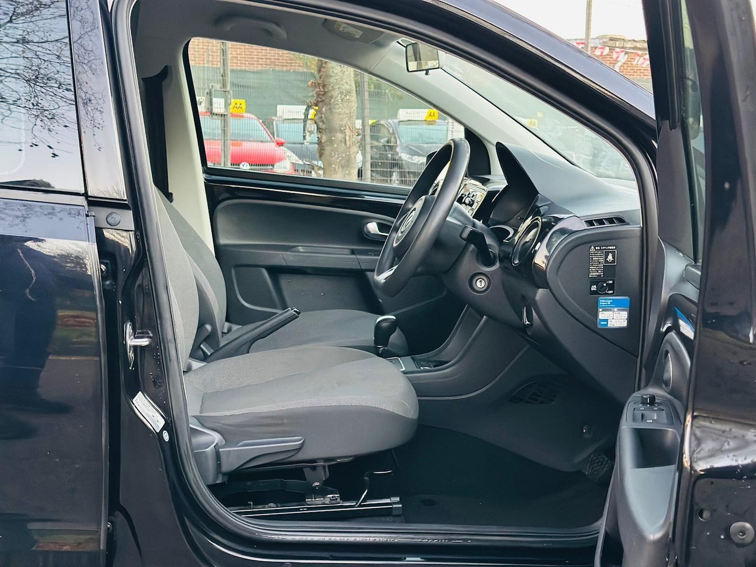 Used Volkswagen up! 2025 for sale - 76991885: Photo 23