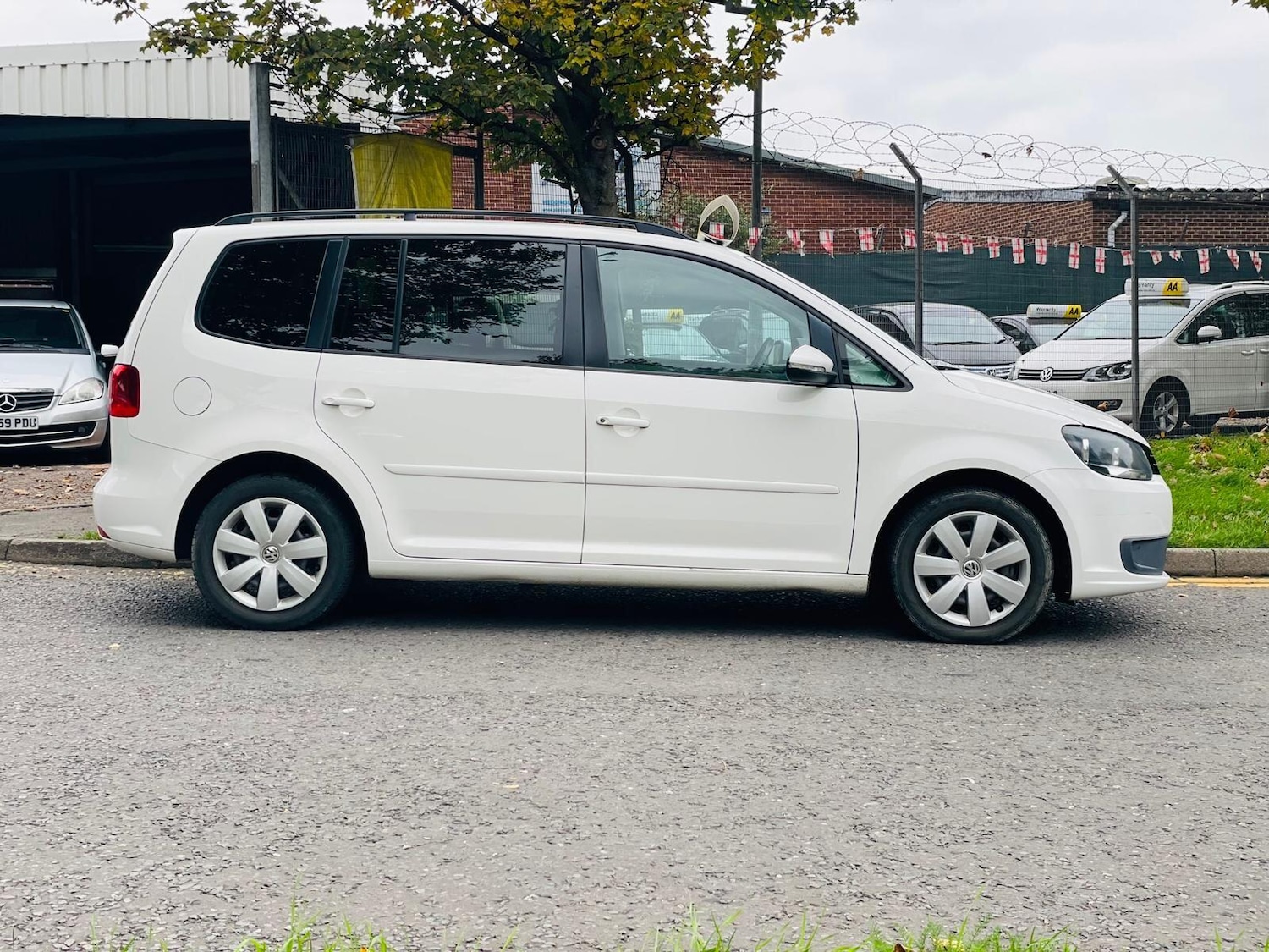 Used Volkswagen Touran for sale - 76282911: Photo 11