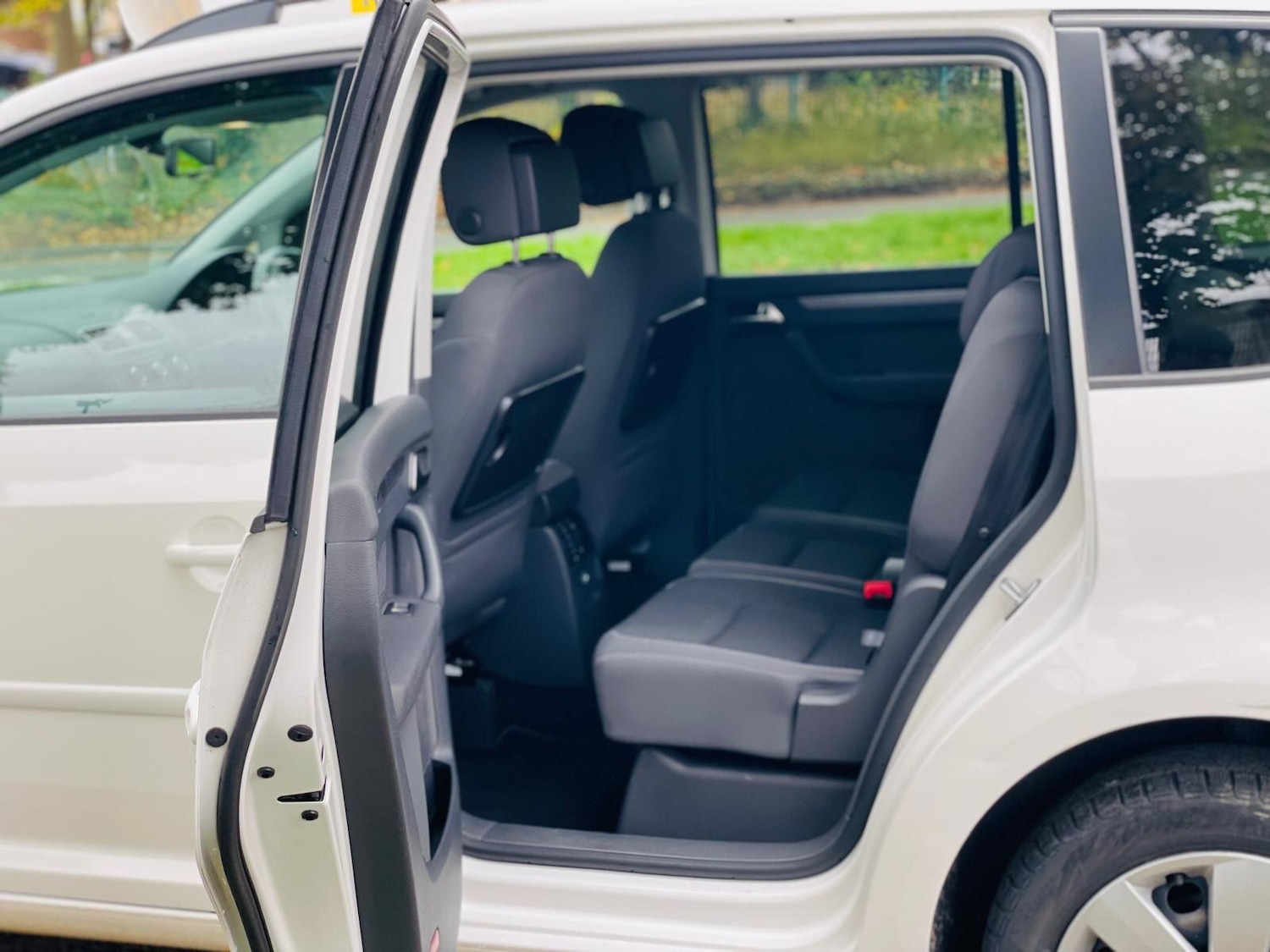 Used Volkswagen Touran for sale - 76282911: Photo 26