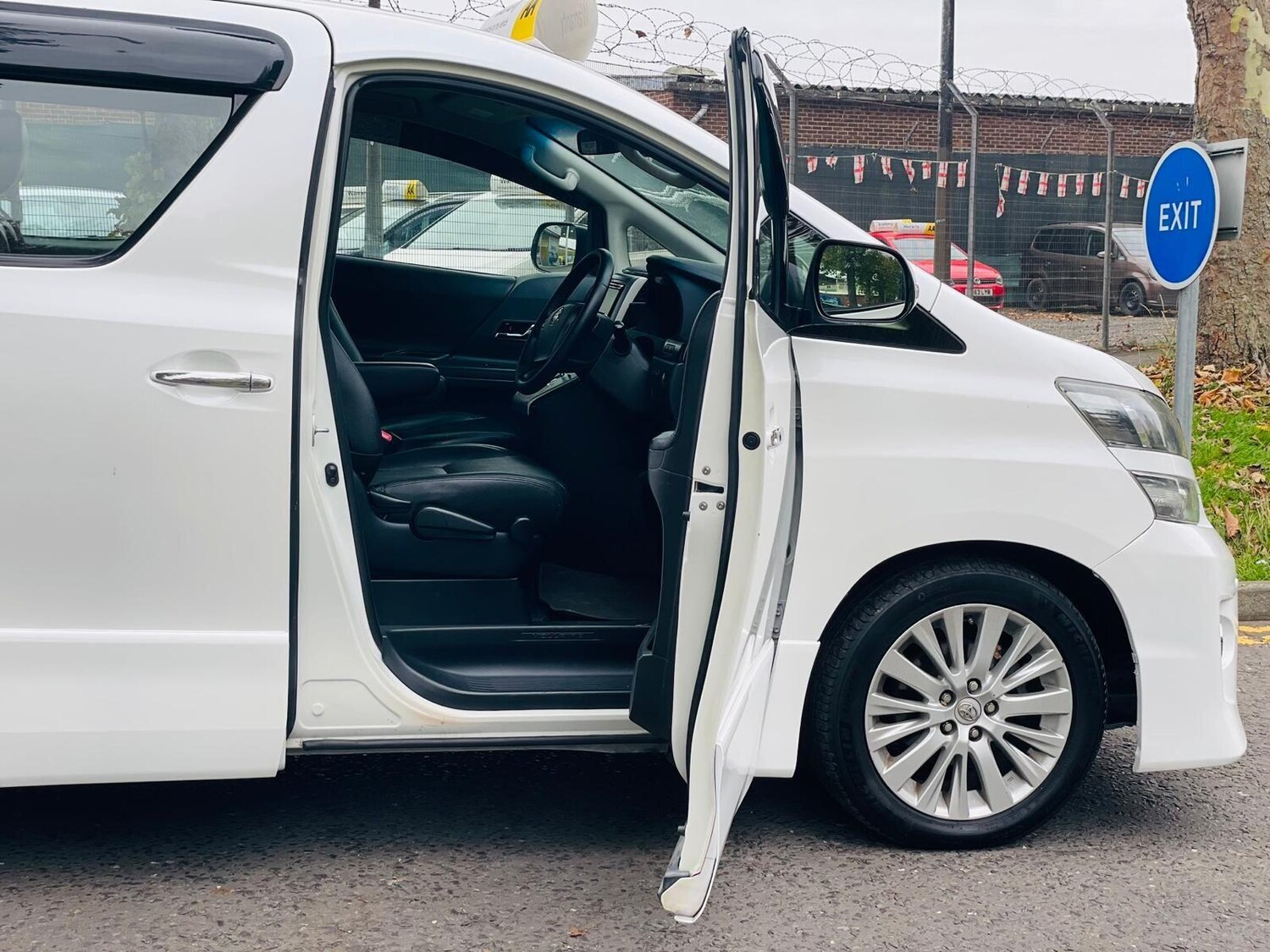 Used Toyota Vellfire 2014 for sale - 72834063: Photo 49