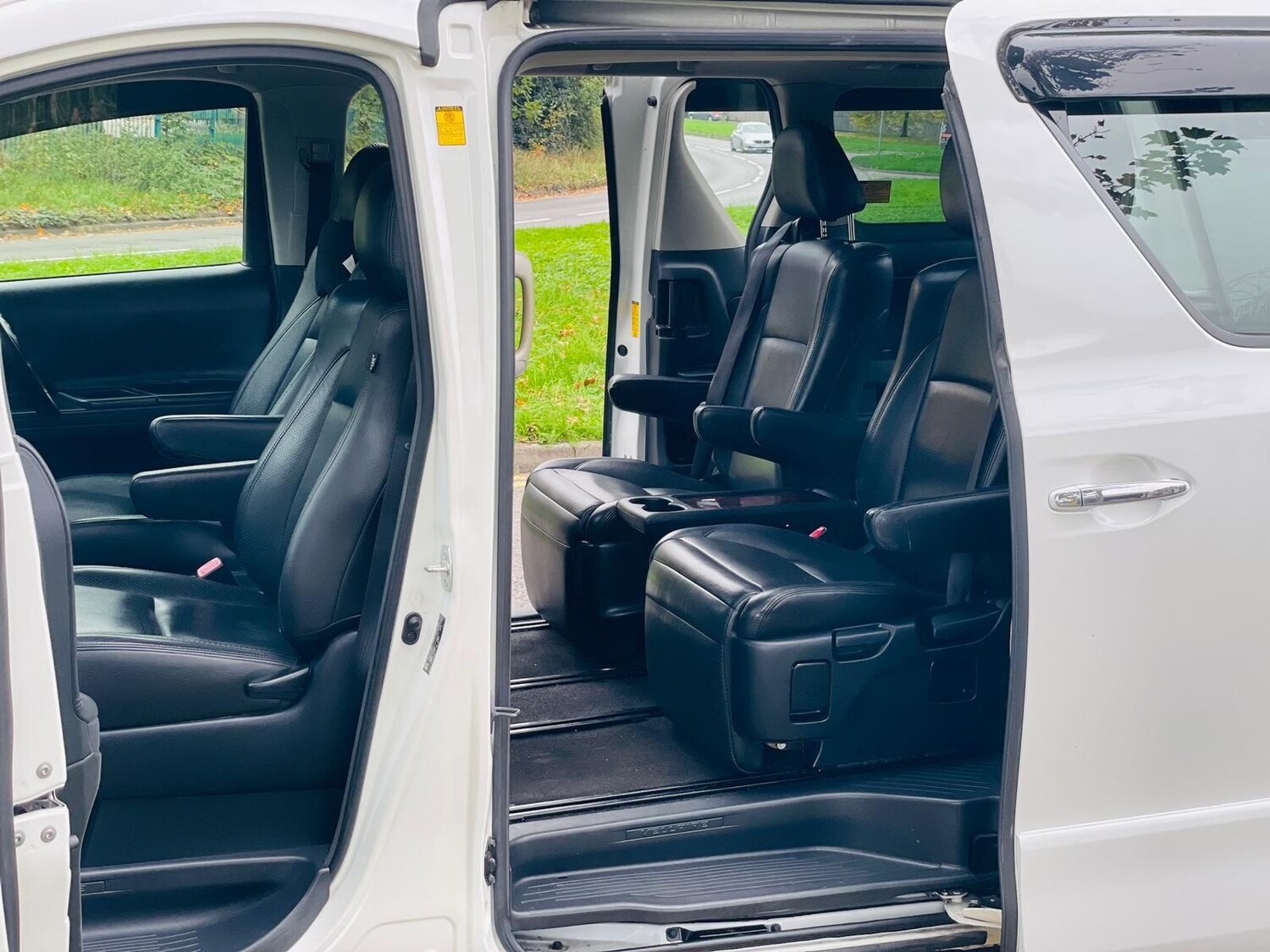 Used Toyota Vellfire 2014 for sale - 72834063: Photo 50