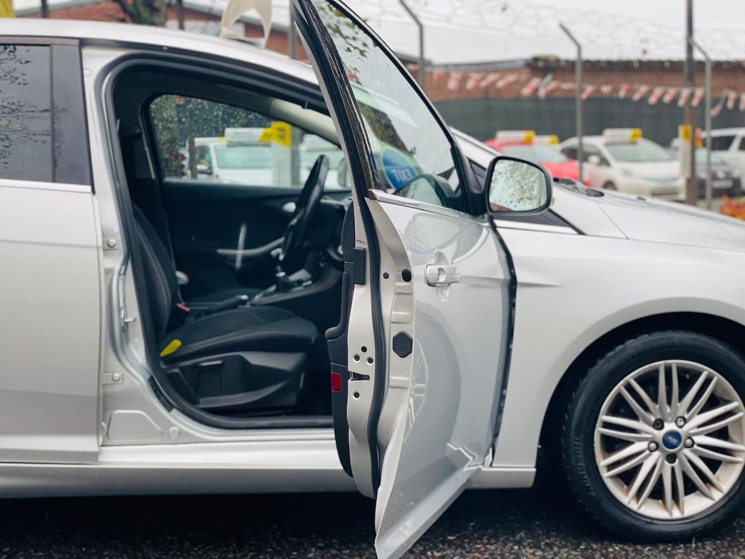 Used Ford Focus for sale - 76992984: Photo 25