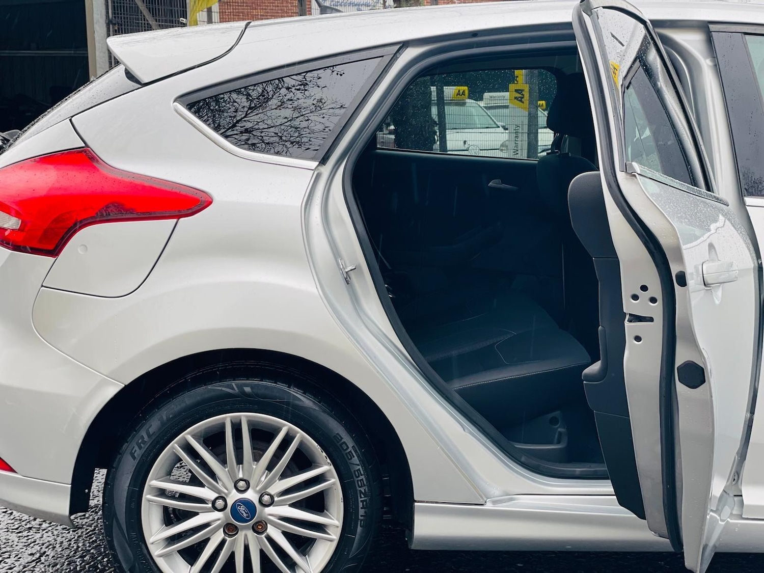 Used Ford Focus for sale - 76992984: Photo 26