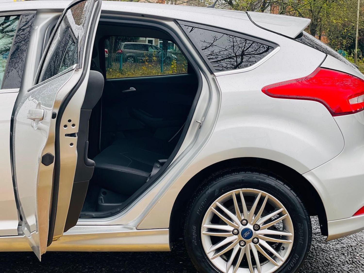 Used Ford Focus for sale - 76992984: Photo 28