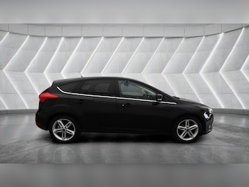 Used Ford Focus 2017 for sale - 79387816: Photo