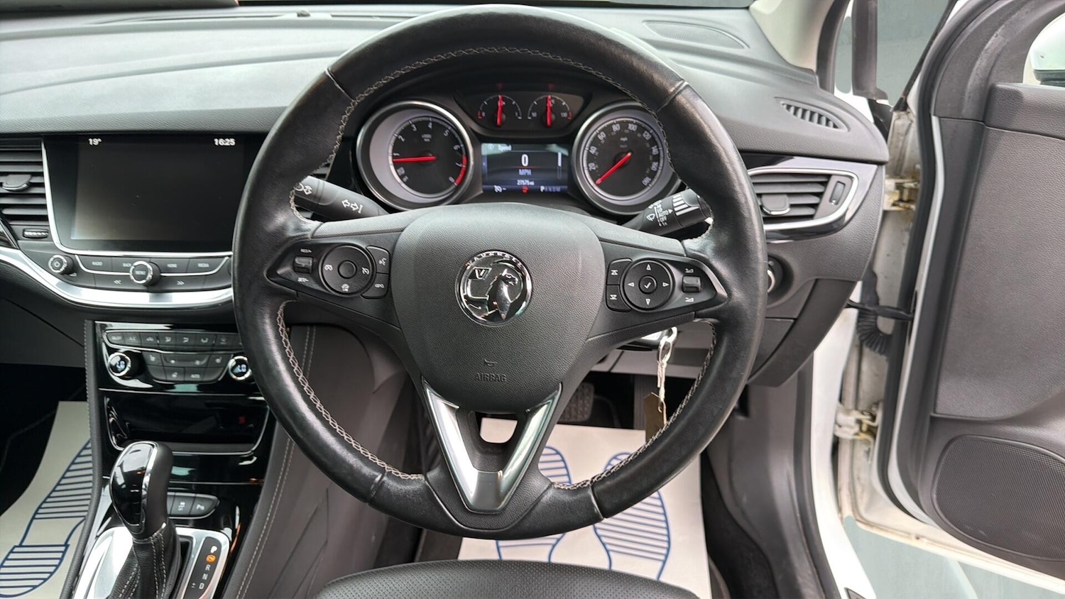 Used Vauxhall Astra 2018 for sale - 77524046: Photo 18