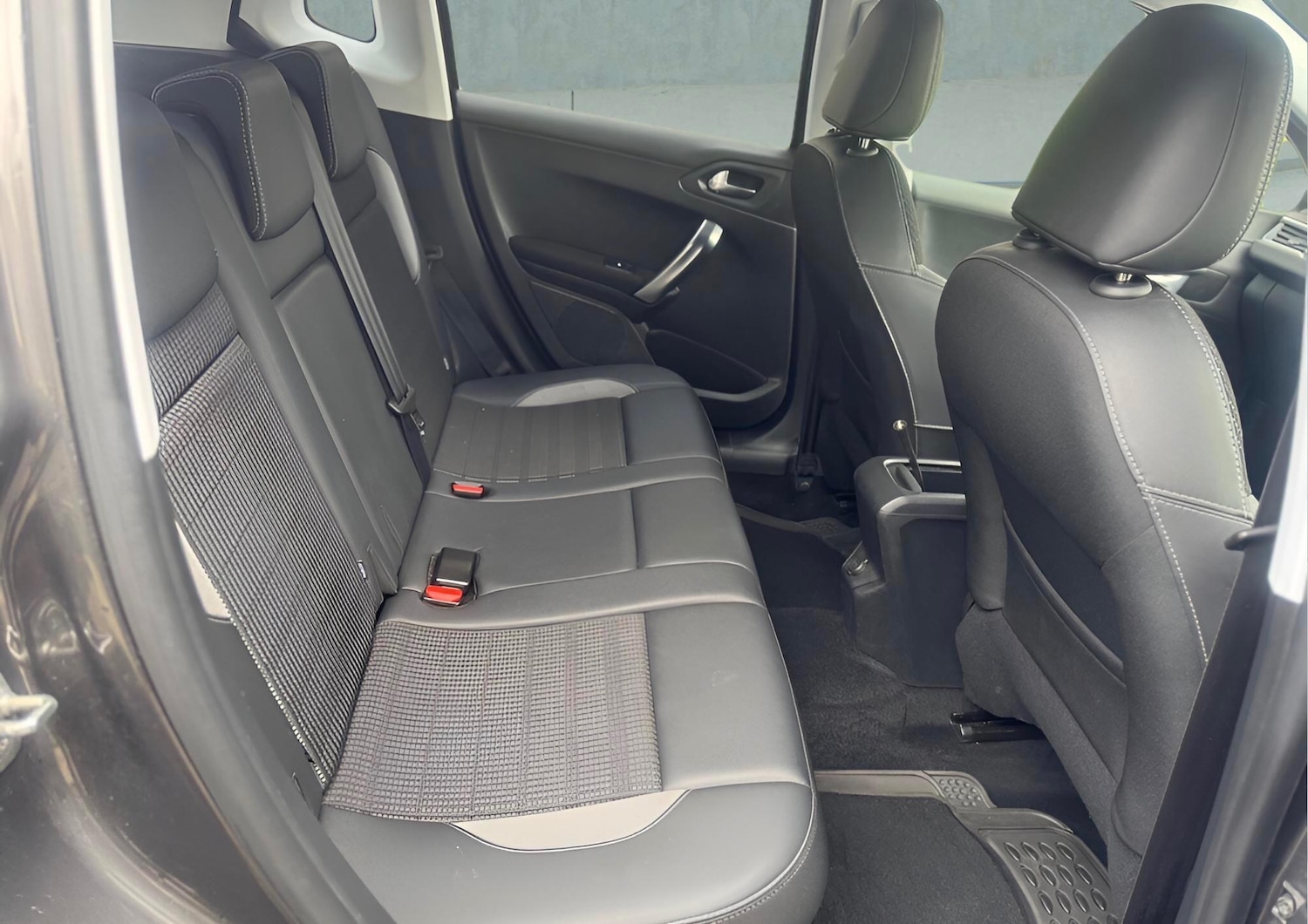 Used Peugeot 2008 2016 for sale - 78020438: Photo 9