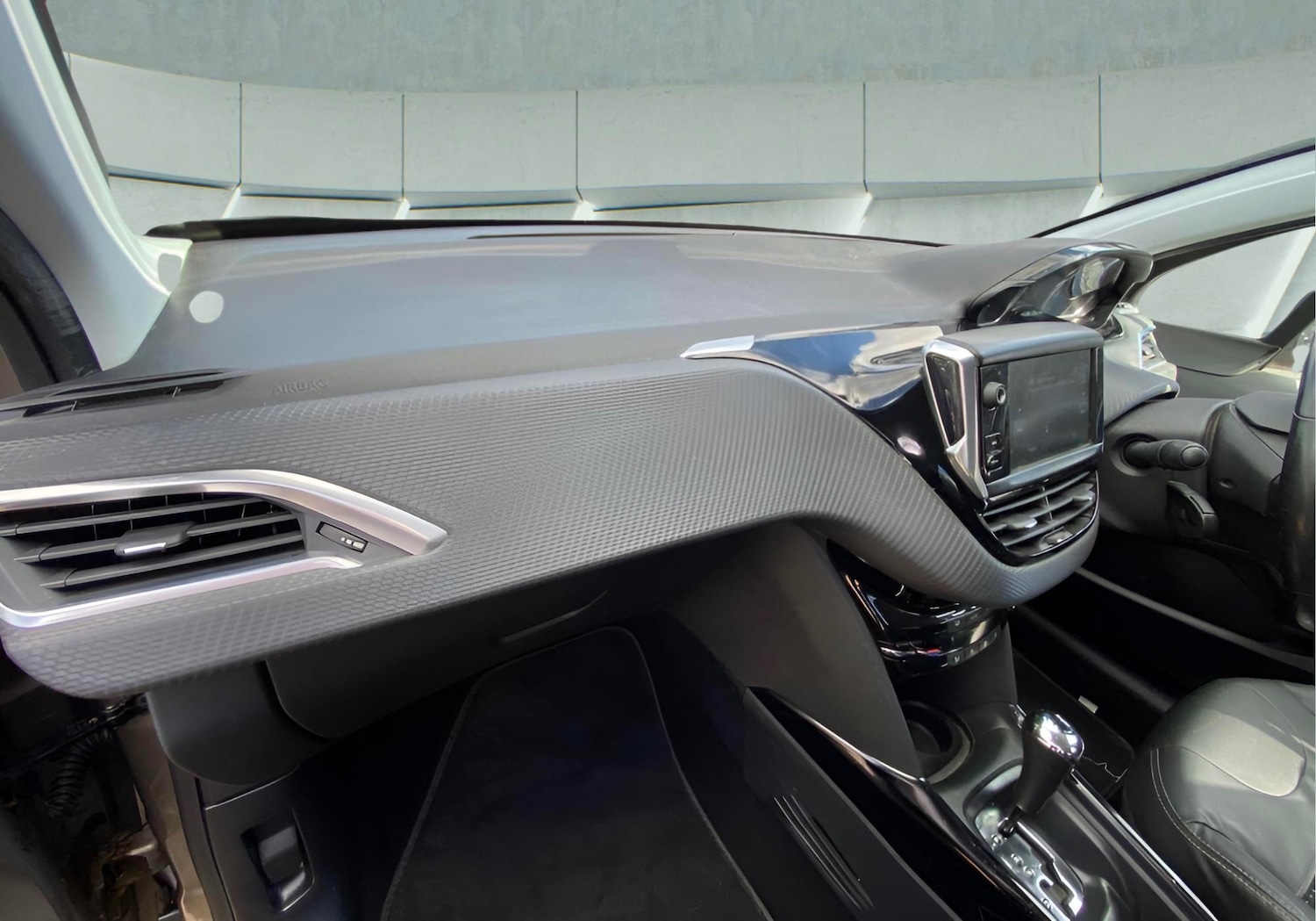 Used Peugeot 2008 2015 for sale - 77524357: Photo 11