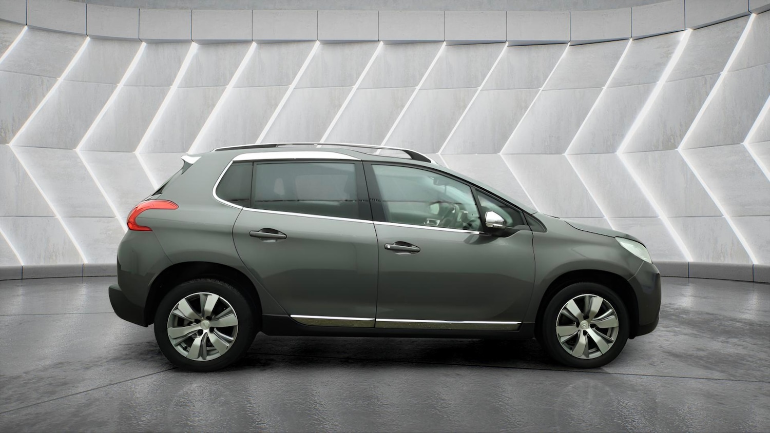 Used Peugeot 2008 2015 for sale - 77524357: Photo 3