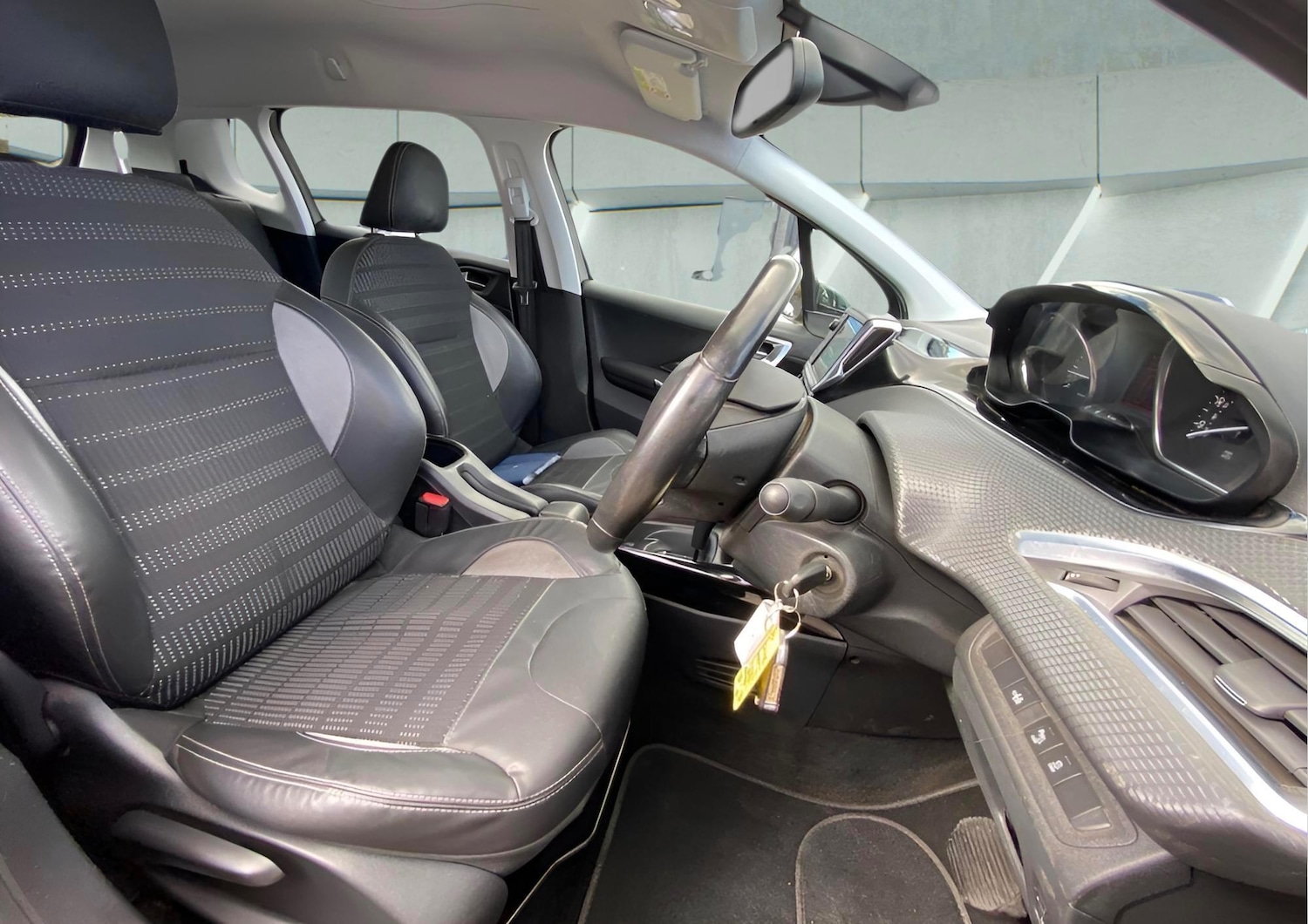 Used Peugeot 2008 2015 for sale - 77524357: Photo 9