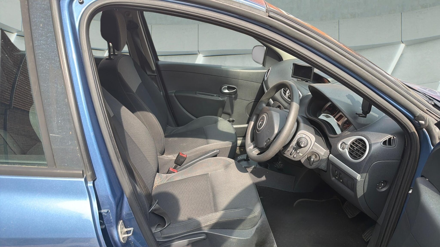 Used Renault Clio for sale - 77993636: Photo 14