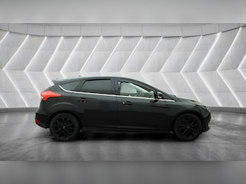 Used Ford Focus 2015 for sale - 78170100: Photo