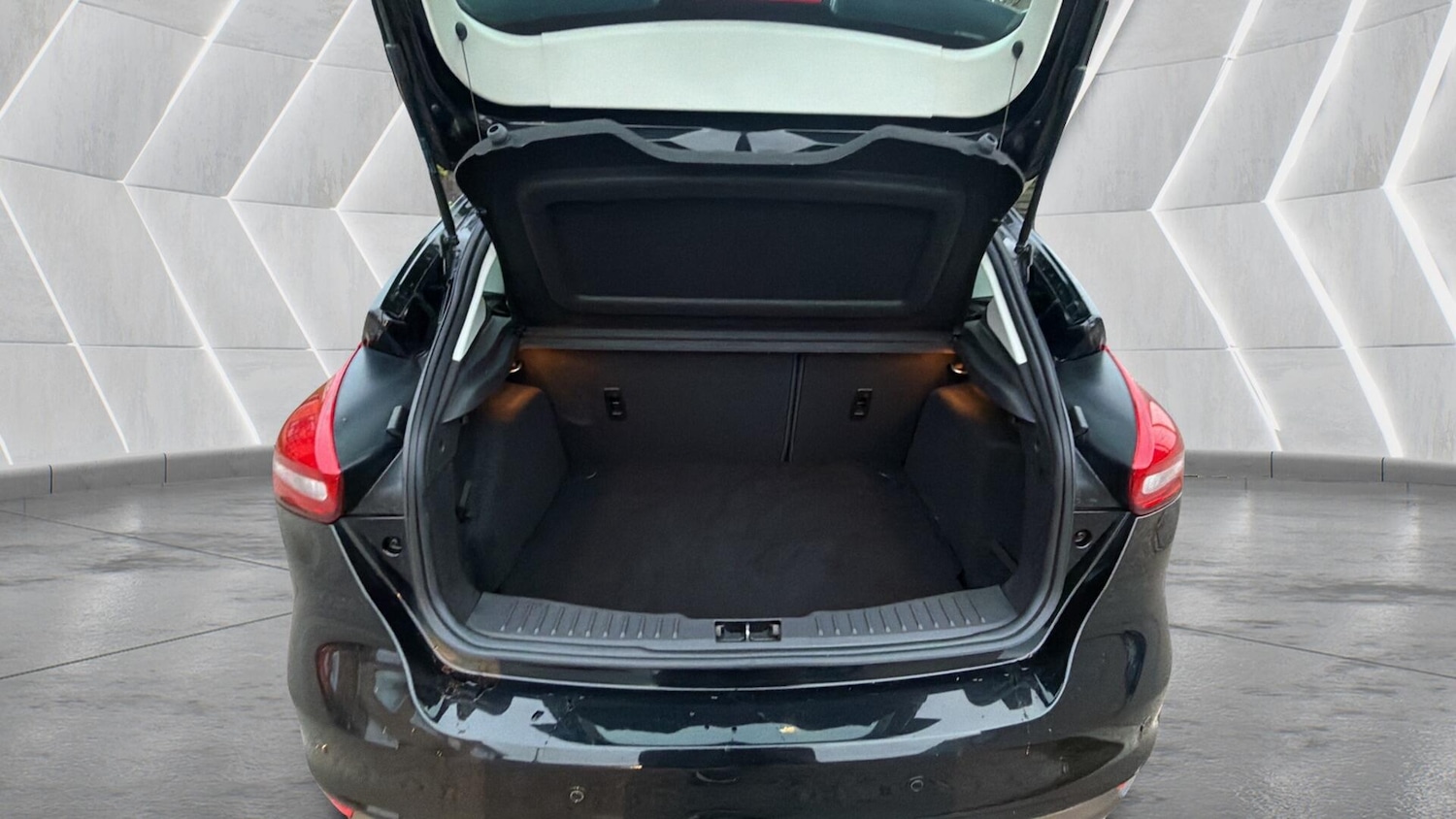 Used Ford Focus 2015 for sale - 78170100: Photo 9