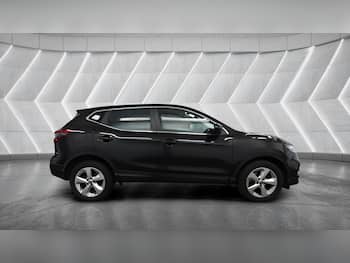 Used Nissan Qashqai 2017 for sale - 79677520: Photo