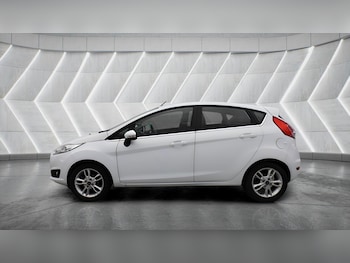 Used Ford Fiesta 2016 for sale - 77637444: Photo