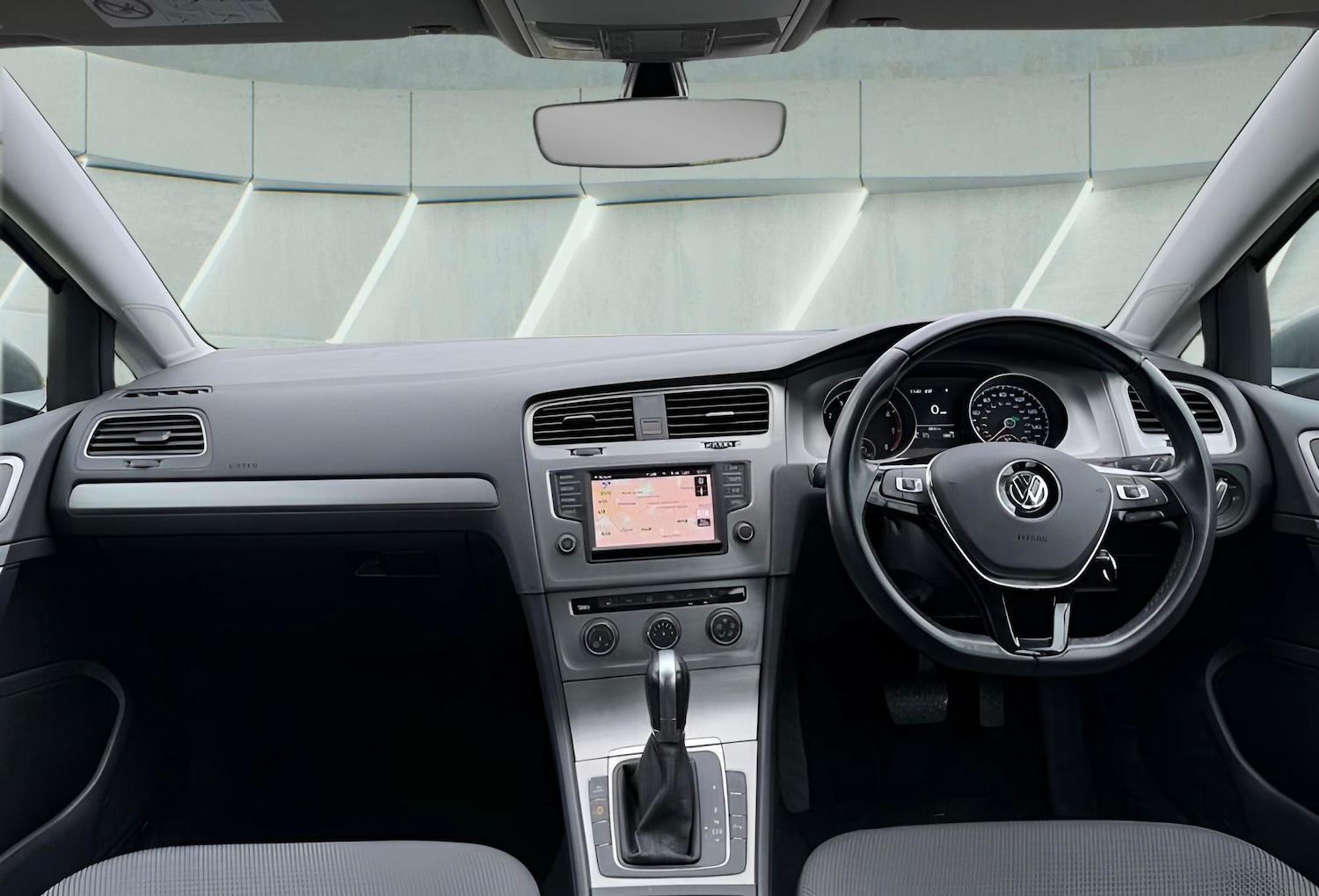 Used Volkswagen Polo 2017 for sale - 77969657: Photo 8