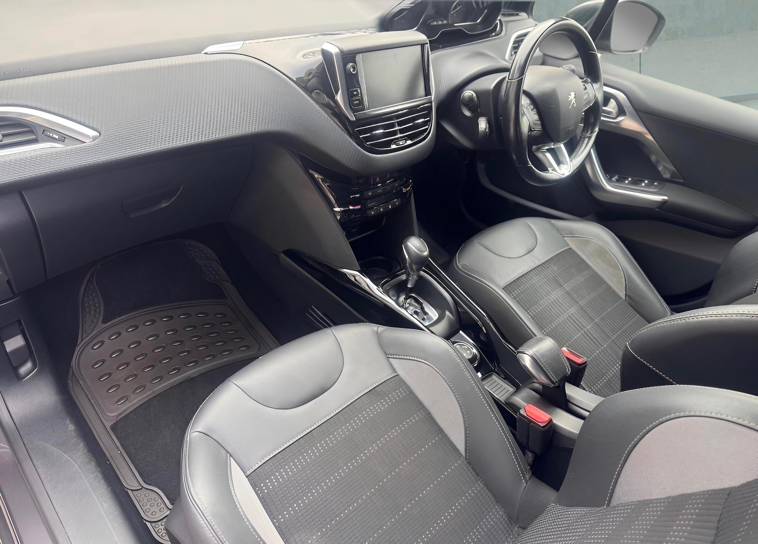 Used Peugeot 2008 2016 for sale - 77970373: Photo 9