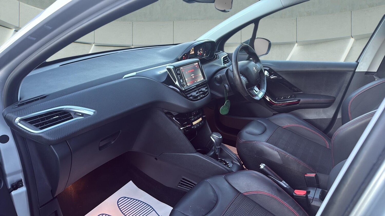 Used Peugeot 208 2018 for sale - 77524053: Photo 16