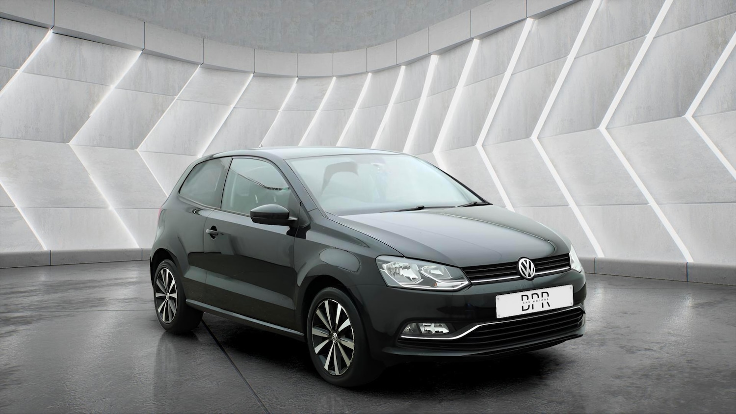 Used Volkswagen Polo 2015 for sale - 77586049: Photo 2