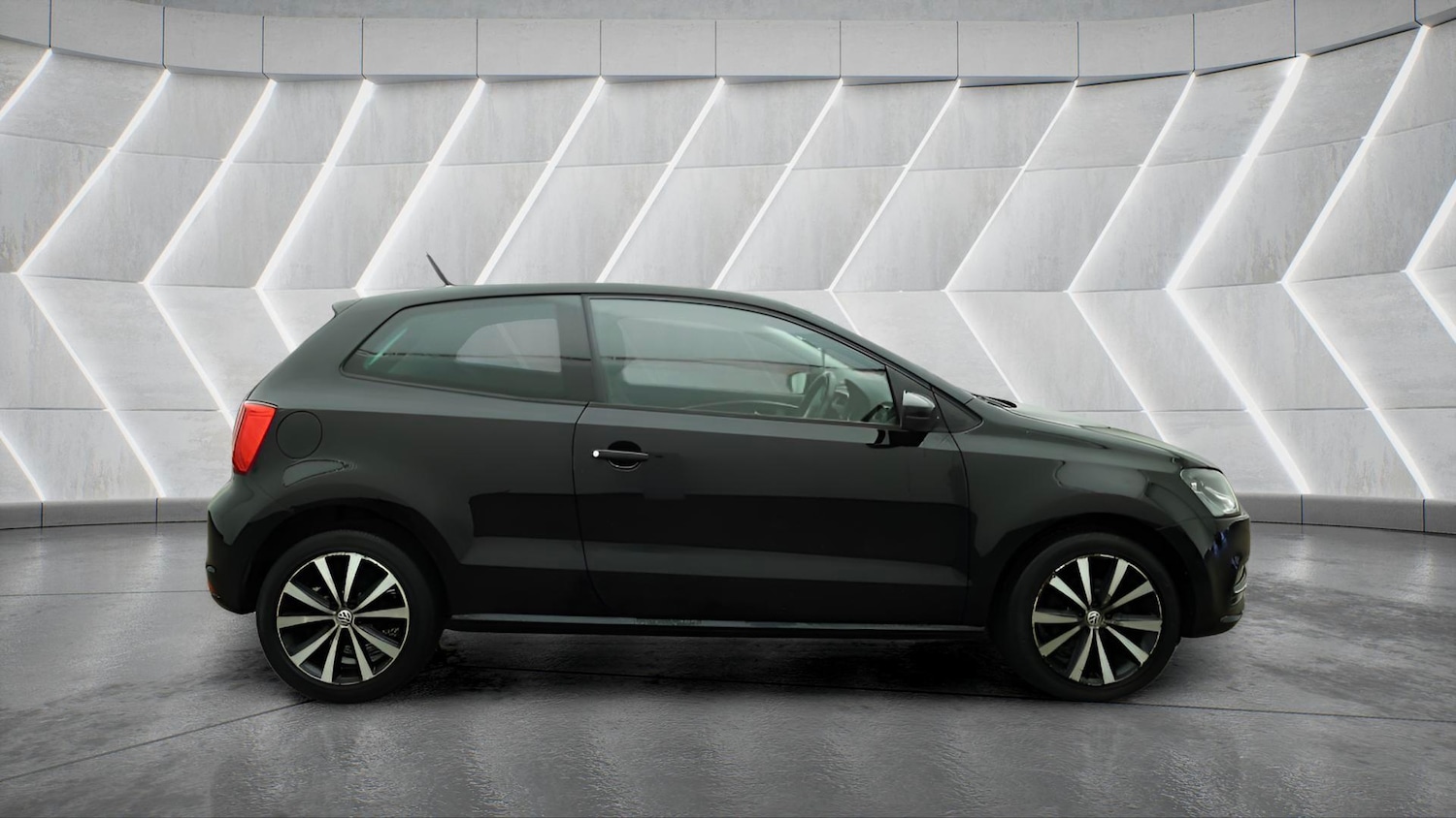 Used Volkswagen Polo 2015 for sale - 77586049: Photo 3