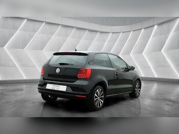 Used Volkswagen Polo 2015 for sale - 77586049: Photo