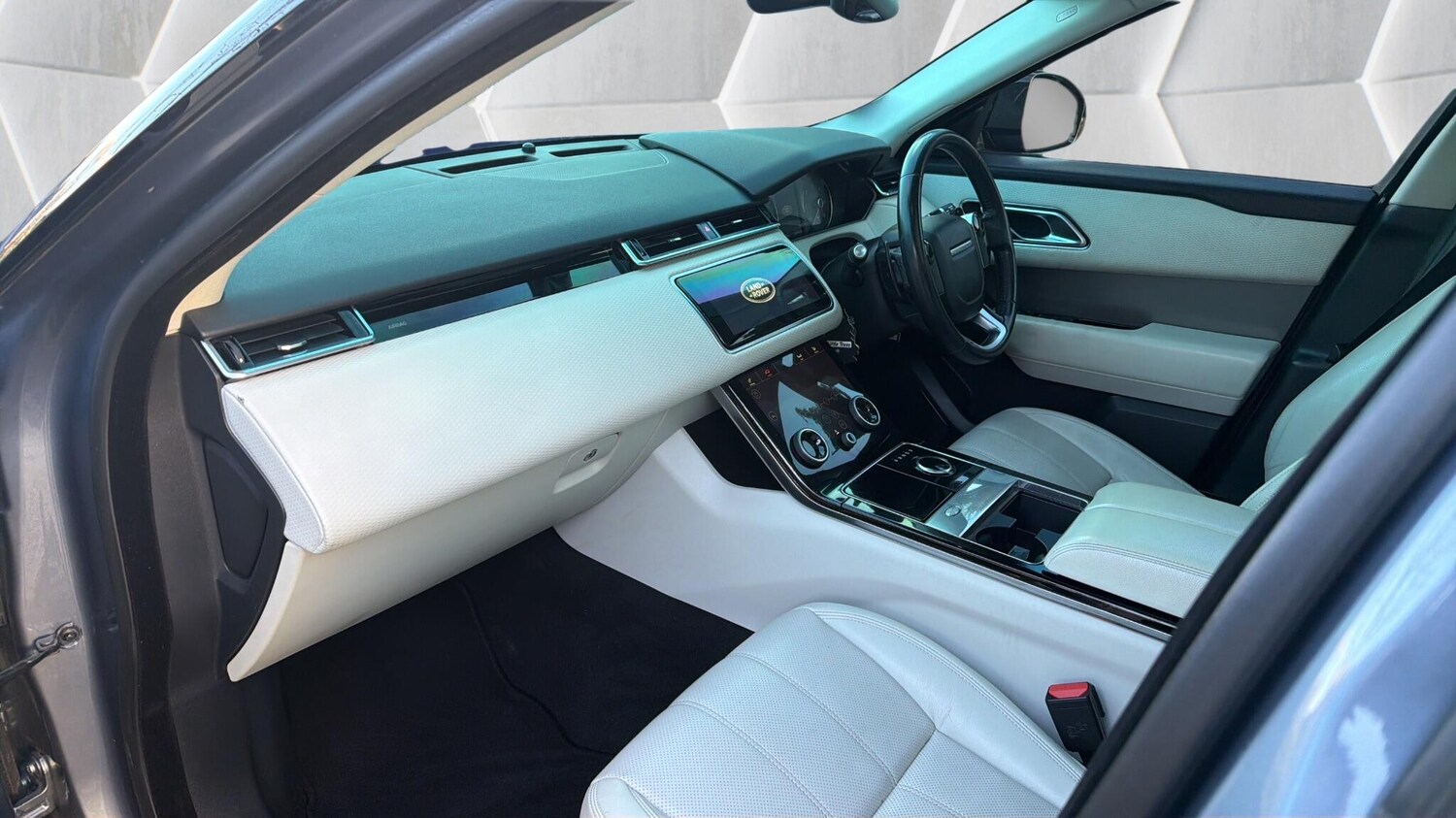 Used Land Rover Range Rover Velar 2019 for sale - 77524194: Photo 17