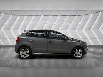 Used Volkswagen Polo 2016 for sale - 78244486: Photo