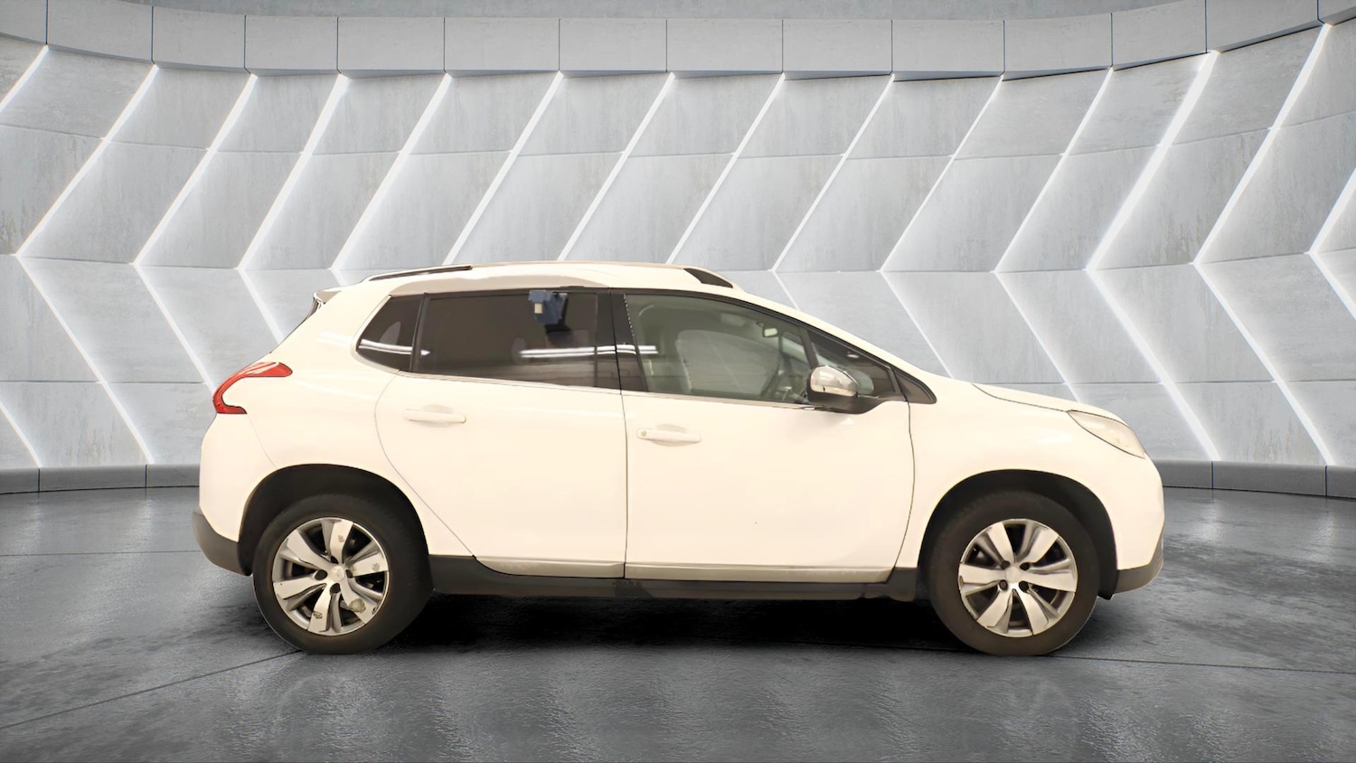 Used Peugeot 2008 2015 for sale - 77982560: Photo 3