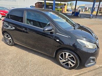 2015 - 1.2 VTi PureTech Allure Hatchback 5dr Petrol Manual Euro 5 (82 ps)