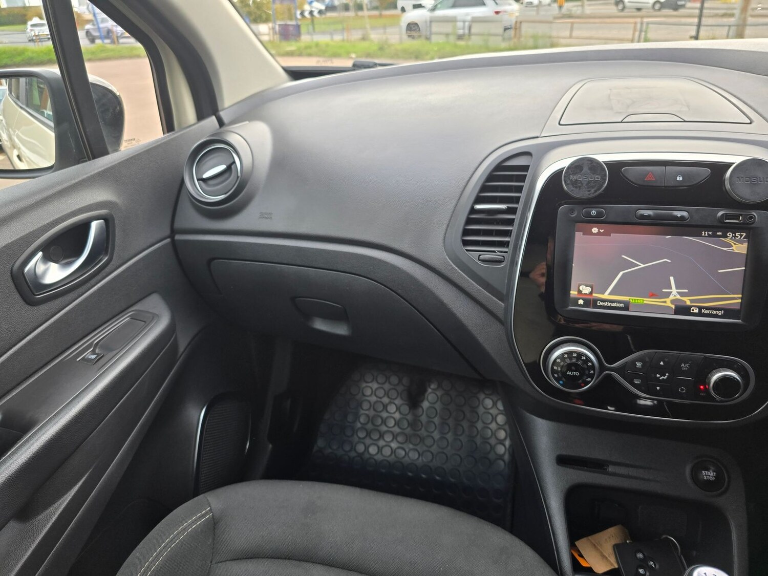 Used Renault Captur 2018 for sale - 76297389: Photo 12