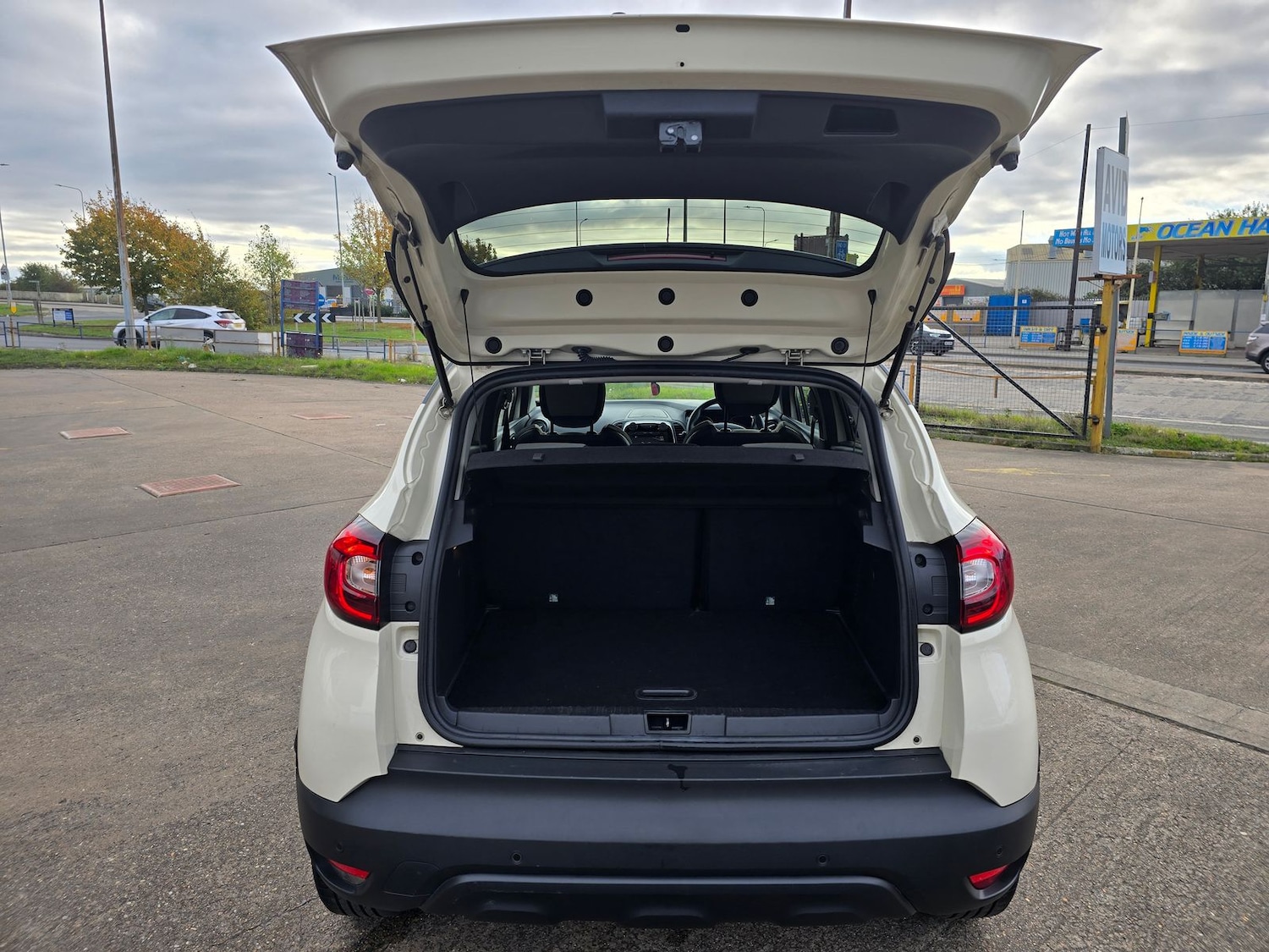 Used Renault Captur 2018 for sale - 76297389: Photo 17