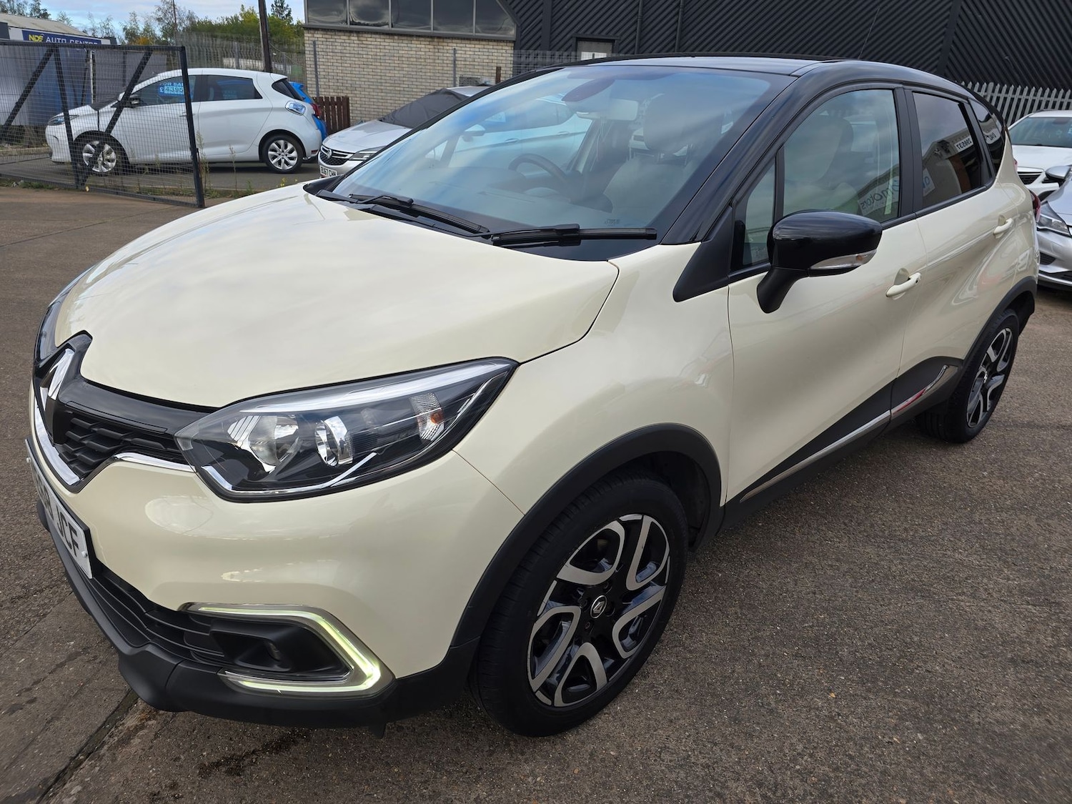 Used Renault Captur 2018 for sale - 76297389: Photo 8