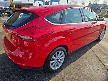 Used Ford Focus 2017 for sale - 77539940: Photo