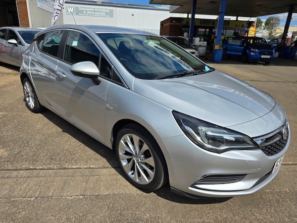 Used Vauxhall Astra 2017 for sale - 75365711: Photo 1