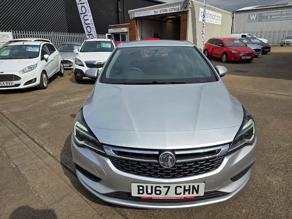 Used Vauxhall Astra 2017 for sale - 75365711: Photo 2
