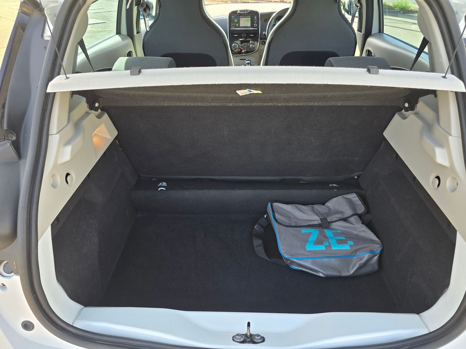 Used Renault Zoe 2016 for sale - 76795002: Photo 17