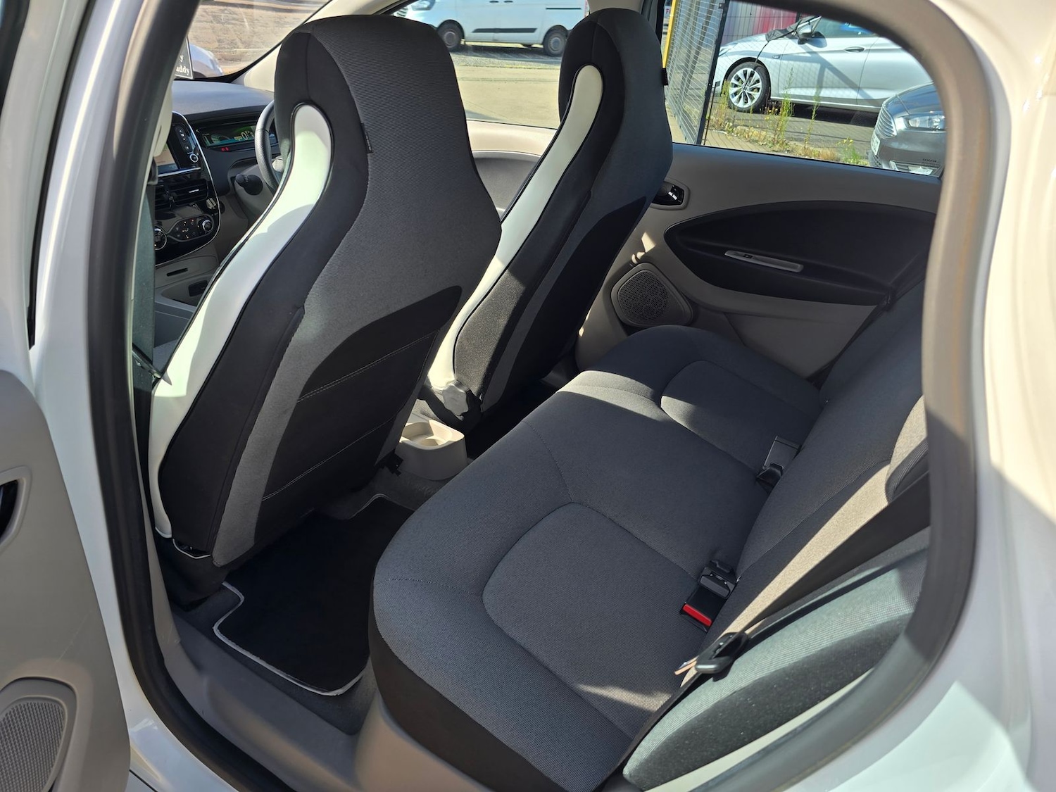 Used Renault Zoe 2016 for sale - 76795002: Photo 19