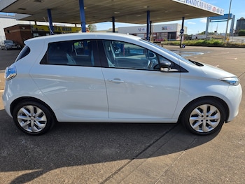 Used Renault Zoe 2016 for sale - 76795002: Photo