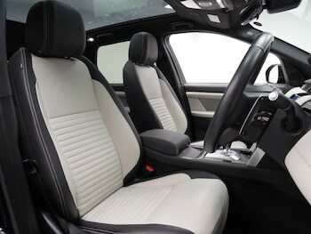 Used Land Rover Discovery Sport 2023 for sale - 78493356: Photo