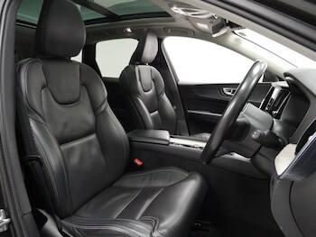 Used Volvo XC60 2021 for sale - 78601637: Photo