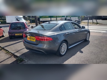Used Jaguar XE 2015 for sale - 79409966: Photo