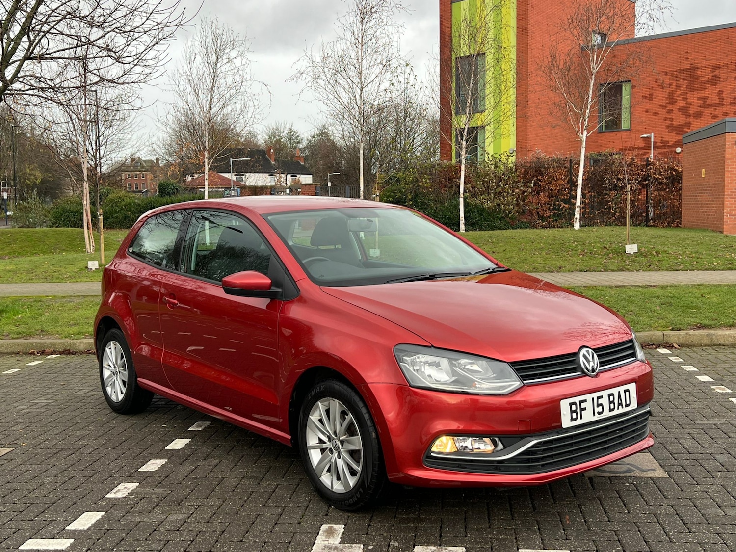 Used Volkswagen Polo 2015 for sale - 76706119: Photo 1