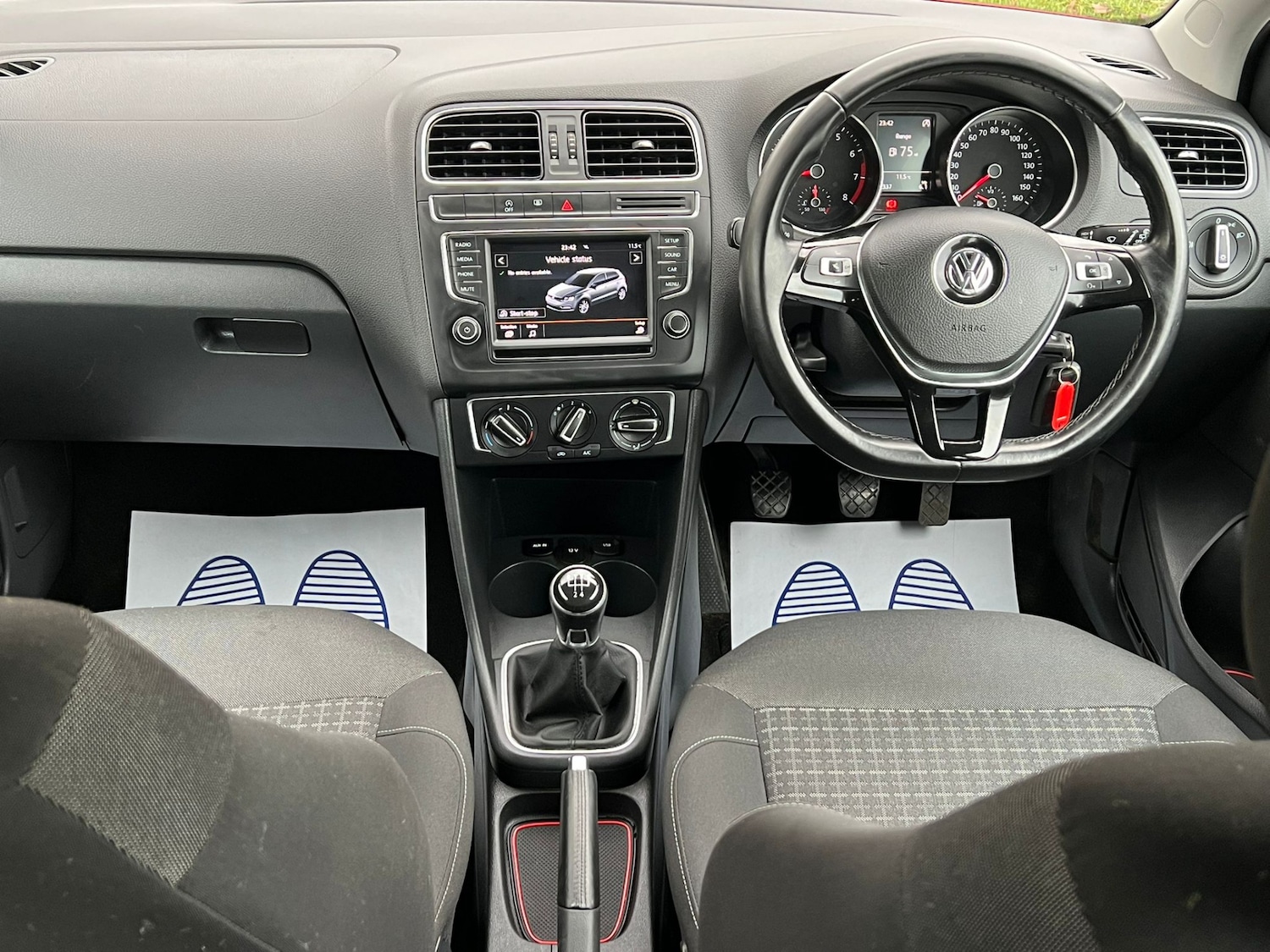 Used Volkswagen Polo 2015 for sale - 76706119: Photo 13