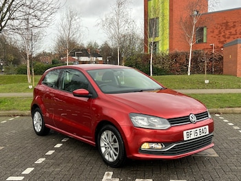 Used Volkswagen Polo 2015 for sale - 76706119: Photo